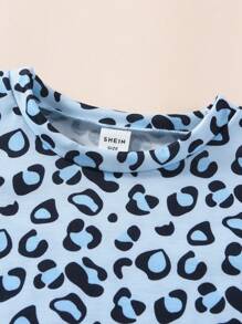 Conjunto de tres piezas informal y veraniego para niña, con estampado de leopardo de gato lindo y cuello redondo
