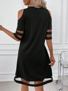 SHEIN Clasi Vestido del Día de la Independencia para mujeres con hombros descubiertos y estampado de bandera en malla de contraste blanco y negro - Blanco y Negro - Ver 2