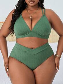 SHEIN Swim Curve Plus Size Jednokolorowy Spaghetti Strap Bikini Set Z Regulowanym Paskiem Na Ramiączkach Na Górze I Trójkątnym Majtkiem, Odpowiedni Na Plażę Lub Basen Latem, Letnia Plaża