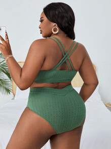SHEIN Swim Curve Plus Size Jednokolorowy Spaghetti Strap Bikini Set Z Regulowanym Paskiem Na Ramiączkach Na Górze I Trójkątnym Majtkiem, Odpowiedni Na Plażę Lub Basen Latem, Letnia Plaża