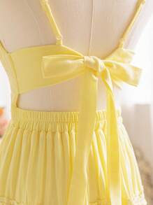 Soleia 女性浪漫黃色褶皺小洋裝，完美適用於度假/夏日婚禮，底部綁帶蝴蝶結，腰帶，A字型式，具有蕾絲飾邊 - 黃色 - 查看 3