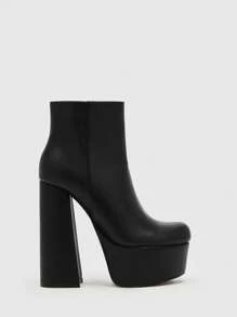 SHEIN X Lucía Bellido CUCCOO SZL Women Minimalist Leather Chunky Heeled Fashion Boots, Elegant Outdoor Classic Black Boots For Summer Graduation Heels Prom Heels Vacation Shoes Summer Back To School Shoes College Student Shoes Party Baddie Chic Gorgeous Style Baddie Spring Shoes Spring Break Easter