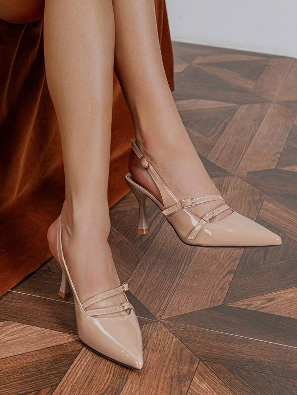 أحذية نسائية موديل خريف/شتاء 2025 ذات كعب عالي وأصبع مدبب مع أشرطة متعددة وإغلاق بإبزيم وشريط خلفي، أنيقة