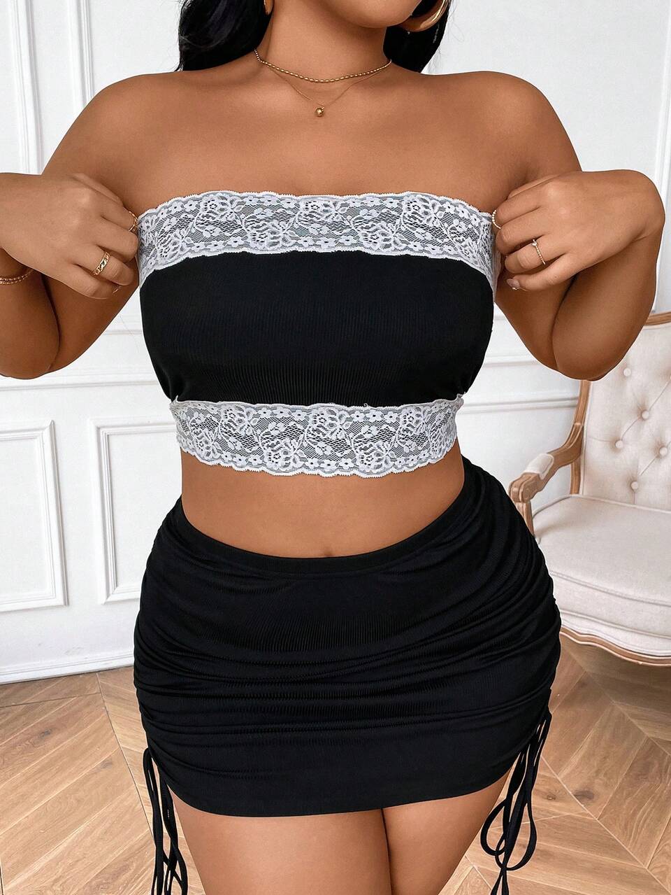 Plus Size Women's Slim Fit Contrast Lace Strapless Top And Bodycon Midi Skirt Set For Summer