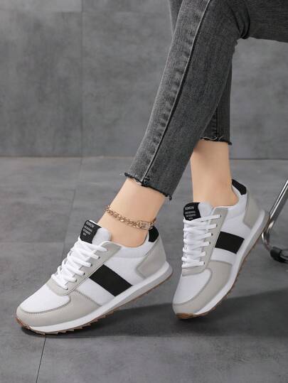 2025秋季女款复古圆头系带软底舒适厚底运动鞋，休闲百搭透气夏季日常跑步纯色运动鞋