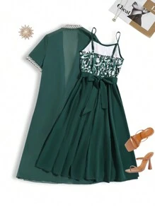 Ensemble de 2 pièces pour l'été : manteau à manches longues et courtes avec patchwork en dentelle, et robe à fines bretelles avec ceinture sans manches