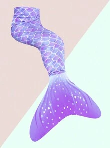 年轻女孩比基尼套装，带鱼鳞印花、荷叶边上衣和美人鱼尾巴设计下装，春夏季海滩