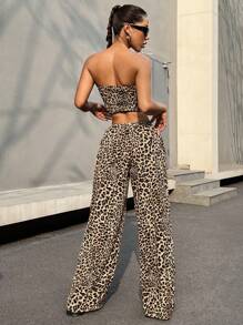 SHEIN EZwear Conjunto de top bandeau recortado con estampado de leopardo y pantalones casuales sueltos para mujeres - Marrón - Ver 2