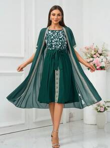 Ensemble de 2 pièces pour l'été : manteau à manches longues et courtes avec patchwork en dentelle, et robe à fines bretelles avec ceinture sans manches