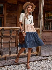 SHEIN LUNE Holiday Leisure Color-Blocking Ruffle Sleeve Dress