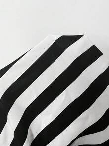 SHEIN CURVE+ Vestido largo de verano con rayas, cuello con muesca y manga murciélago, tejido de punto sin elasticidad - Blanco y Negro - Ver 8