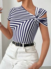 SHEIN Essnce Gestreiftes, asymmetrisches Schulter-Design, off-shoulder, gedrehter Strick-Bodysuit mit hoher Elastizität für lässig und Urlaub