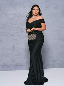 seomiscky Plus Size Solid Color Off-Shoulder Twisted Mermaid Evening Dress With Back Trail - Black - View 3
