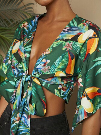 SHEIN TRVLCHIC Blusa de manga acampanada con nudo frontal de verano para mujer, tejido de vacaciones, atuendos de festival de rave, camisas casuales para mujer, crop top, camisa hawaiana, cárdigan de verano