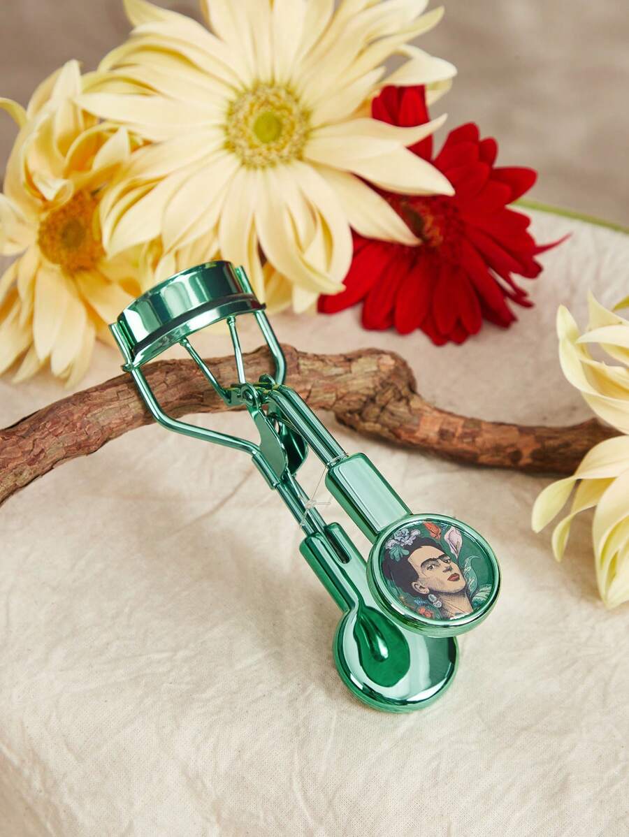 Frida Kahlo X SHEIN 1 pieza Rizador de pestañas con estampado floral de dibujos animados - Verde - Ver 1