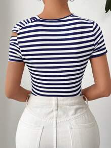 SHEIN Essnce Gestreiftes, asymmetrisches Schulter-Design, off-shoulder, gedrehter Strick-Bodysuit mit hoher Elastizität für lässig und Urlaub