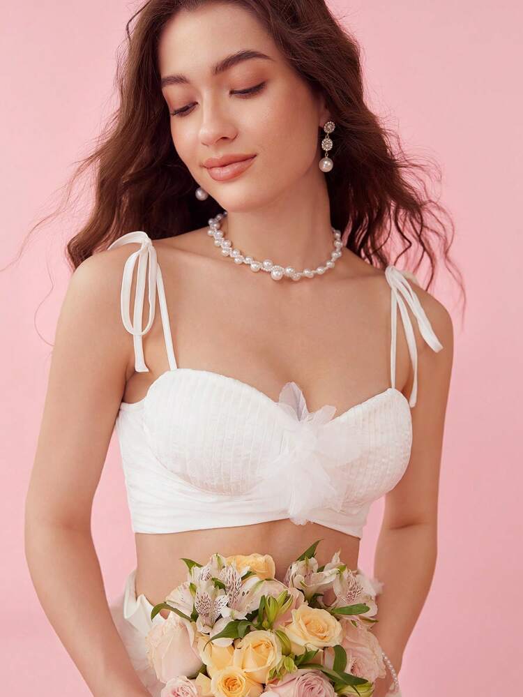 Frauen Sommer Einfarbig Slim Fit Crop Camisole Top mit 3D Floral Dekoration