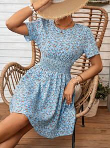 SHEIN VCAY Robe d'été à manches courtes tissée à fleurs bleues pour femmes avec col rond et taille cintrée, parfaite pour robes d'été décontractées de vacances - Bleu azur - Voir 1