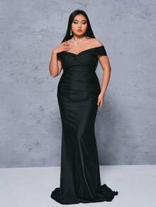 seomiscky Plus Size Solid Color Off-Shoulder Twisted Mermaid Evening Dress With Back Trail - Black - View 6
