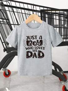 SHEIN Camiseta informal de manga corta con impresión de corazón y letras para niño joven con cuello redondo, atuendos a juego para papá y para mí (las 2 piezas se venden por separado) - Gris - Ver 3