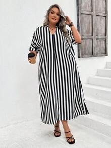SHEIN CURVE+ Vestido largo de verano con rayas, cuello con muesca y manga murciélago, tejido de punto sin elasticidad - Blanco y Negro - Ver 3