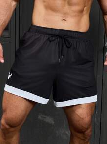 Manfinity Sport Corelite Quần short thể thao nam kiểu boyfriend phối màu đơn giản, quần jogger in họa tiết, quần nỉ. - Đen và trắng - Xem 2