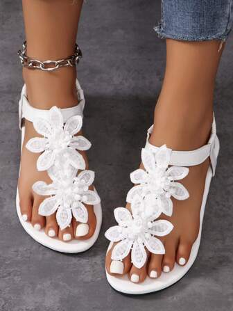 Asymmetrical Placement 3D Black Floral Women's Lightweight Flat Sandals, Fashionable Floral Decor, Elegant Wedding Style, Easy Slip-On