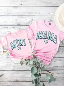 Camiseta de manga corta con estilo para mujer con corazón y letra impresa simple con eslogan
