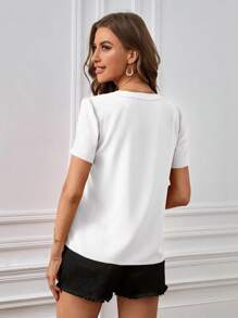 SHEIN Clasi Áo Sơ Mi Nữ Tay Ngắn Màu Trơn Cổ Chữ V Thanh Lịch Cho Mùa Hè - trắng - Xem 2