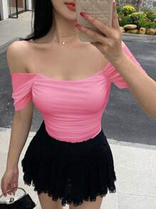 DAZY Camiseta de moda para mujer con hombros descubiertos y mangas cortas con cuello redondo grande