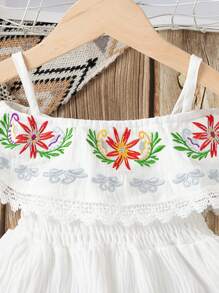 New Spring/Summer Baby Girls Embroidery Off Shoulder Dress With Large Floral Pattern - White - View 3