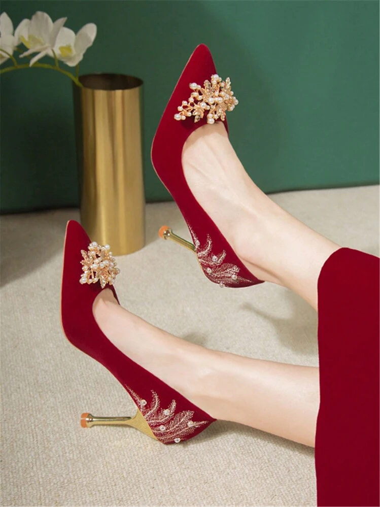 Zapatos de tacón alto y estilete rojos y sexy para mujer con detalles dorados - Rojo - Añade 1