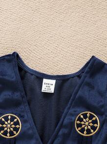 SHEIN 嬰兒男孩西部牛仔造型服裝，包括牛仔帽、頸巾、麂皮織邊背心和奶牛印花織邊褲 - 藍色 - 查看 7