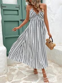 SHEIN Frenchy Vestido de verano de estilo nacional blanco con estampado de rayas para concierto campestre. Vestido largo con cuello halter, tirantes frontales y escote en V profundo. Vestido casual de vacaciones con bloque de color y rayas, con espalda descubierta y bajo con vuelo