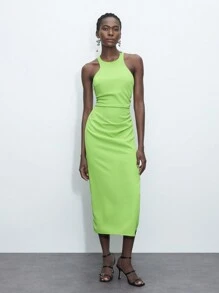 Maija Robe mi-longue d'été pour femmes avec détail de chaîne décoré, volant sur le côté et encolure montante, couleur verte