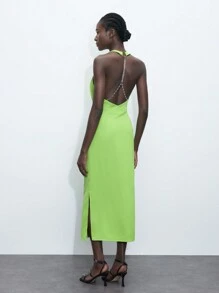 Maija Robe mi-longue d'été pour femmes avec détail de chaîne décoré, volant sur le côté et encolure montante, couleur verte