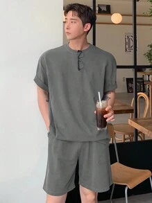DAZY Men's Summer Solid Color Crew Neck Short Sleeve T-Shirt And Drawstring Waist Shorts Set