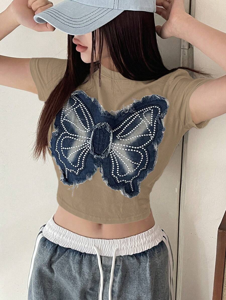 DAZY Áo crop top họa tiết bướm vá lỗi mùa hè cho nữ, cổ tròn và tay lửng, áo phông họa tiết - Màu Khaki - Xem 1
