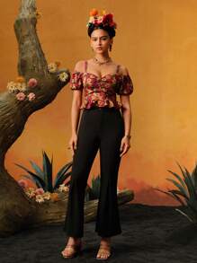 Frida Kahlo X SHEIN Blusa de peplum para mujer con hombros descubiertos, busto fruncido y estampado en toda la tela - Burdeos - Ver 4