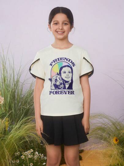 The Wizard of Oz X SHEIN Tween Girl Figure And Letter Graphic Contrast Lace Trim Petal Sleeve Tee For Summer