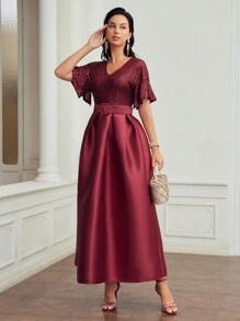 MOTF PREMIUM V-NECK CONTRAST SEQUIN FLARE SLEEVE BUCKLE BELTED DRESS