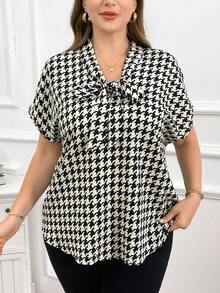 SHEIN Clasi 大码夏季黑白千鸟格 V 领衬衫配蝴蝶结工作女士衬衫乡村音乐会 - 黑與白 - 查看 4
