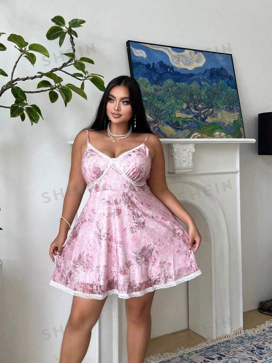 Flirla Cami-Kleid in Ballett-Stil mit floralem Spitzenmuster in Große Größen - Pink - Übersicht 1