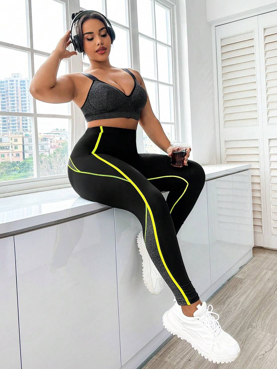 Bộ trang phục dạo phố thể thao dành cho nữ cỡ lớn với quần legging chống đẩy chắp vá và áo ngực cúp cố định hỗ trợ cao - màu đen - Xem 1