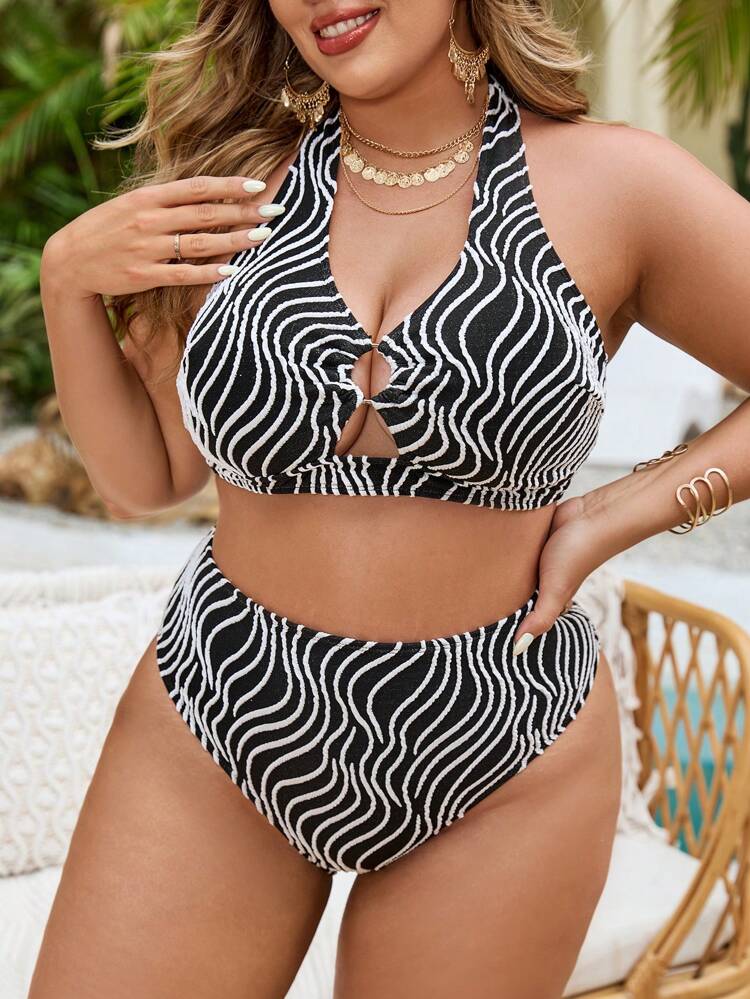 Summer Beach Plus Size Women Vacation Hollow Out Halter Two-Piece Bikini Set