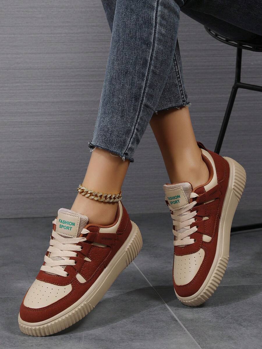 女士厚底運動滑板鞋，圓頭，戶外大碼休閒運動鞋，純黑色帶字母印花鞋帶 - 咖啡棕 - 查看 1