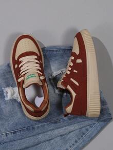 女士厚底運動滑板鞋，圓頭，戶外大碼休閒運動鞋，純黑色帶字母印花鞋帶 - 咖啡棕 - 查看 5