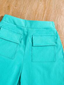 Conjunto formal de 2 piezas para niñas preadolescentes de primavera/verano, que incluye una parte superior de tirantes con dobladillo de volantes y pantalones cortos con adorno de lazo - Verde - Ver 3