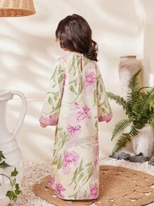 SHEIN Dopasowane stroje dla mamy i córki (2 sztuki sprzedawane oddzielnie) Sukienka w kwiaty dla dziewczynki i chłopca, odpowiednia na wakacje, wyjścia i do noszenia na co dzień - Wielokolorowe - Zobacz 2