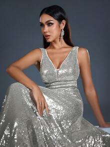 Faeriesty Fashionable Party Deep V-Neck Backless Sequin Dress - Silver - View 4